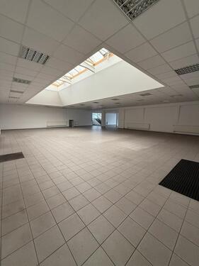 Foto - Lager - Büro - Ausstellungsfläche zentral Itzehoe