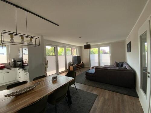 Foto - Neuwertige 4-Zimmer-Wohnung mit Loggia in Rethen (provisionsfrei)