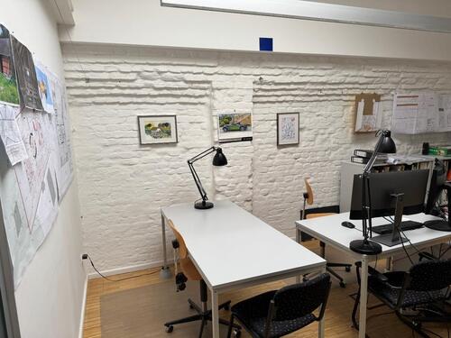 Foto - Ein Arbeitsplatz in altem Fabrikgebäude mitten in Berlin-Moabit - All-in-Miete
