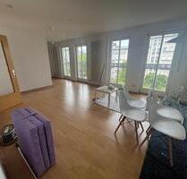 Spitzenlage - 2-Zimmer-ETW in Nbg. Langwasser, Balkon, frei - Nürnberg Zerzabelshof