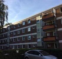3 renovierte, helle Zimmer mit Balkon in vollkommen verkehrsarmer Wohnlage - Oberhausen