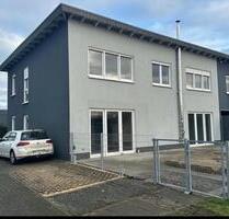 Gewerbeobjekt zu vermieten-BüroPraxisLager-200m2-Holzwickede