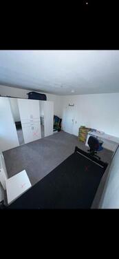 Foto - Ich biete ein sauberes WG-Zimmer zur Miete an.