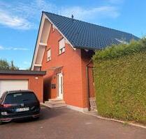 Großzügiges Einfamilienhaus mit Einliegerwohnung, Garten & Garage - Nieheim
