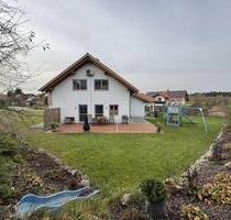 Ruhig gelegenes EFH mit großem Garten und Doppelgarage - Mettenheim