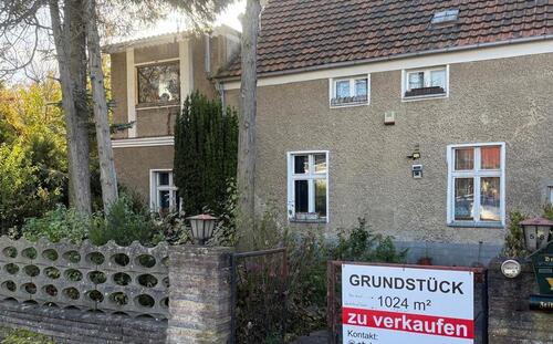 Foto - 1024m3 großes Grundstück mit Sanierungsbedürftigem Haus