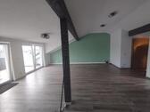Foto - Helle 3-Zimmer Dachgeschosswohnung 100 m2 mit großem Balkon