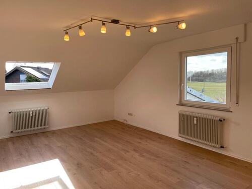 Foto - Lichtdurchflutete 3 Zimmer DG-Wohnung in Sternenfels
