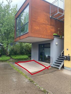 Foto - Gewerbehalle mit Büro- und Sozialbereich sowie Stellplätzen