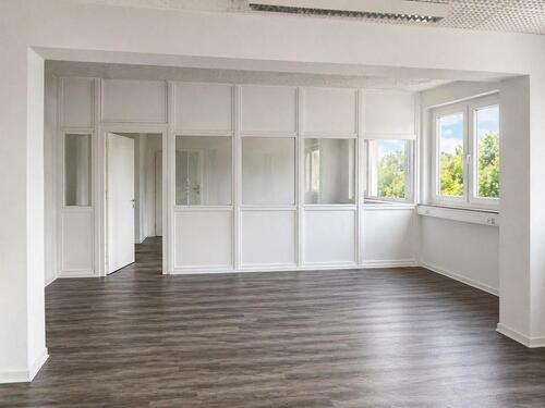 Foto - Attraktive Bürofläche in zentraler Lage von Seligenthal – modern, großzügig und mit Blick ins Grüne