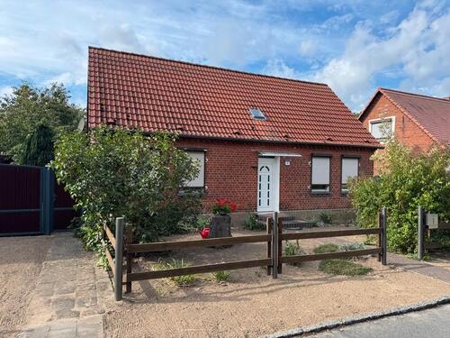 Foto - Charmantes Einfamilienhaus direkt an der Elbe - in Sandfurth