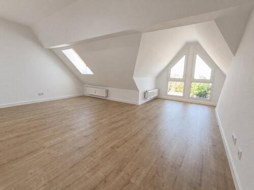 Foto - Erstbezug nach Sanierung! Helle Dachgeschosswohnung, ab 15.05.26