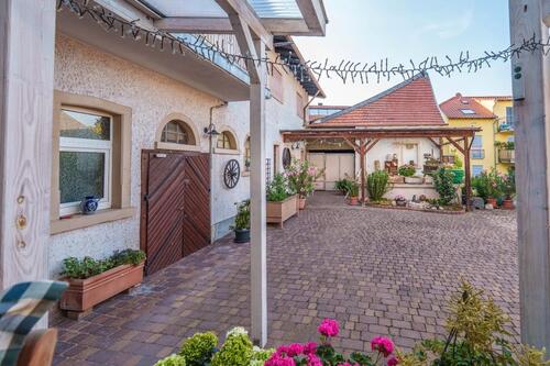 Foto - 7 Zimmer Bauernhaus, Landhaus zum Kaufen in Armsheim