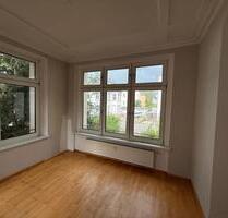 Attraktive, helle 4 - Raum Wohnung mit Wintergarten und Terrasse - Gera