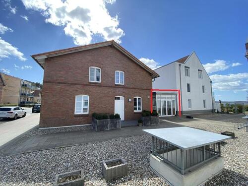 Foto - Zwischen Müritz und Hafenpromenade – 2 Raum- Büro, Praxis oder Ladenfläche in top Lage am Müritzufer!