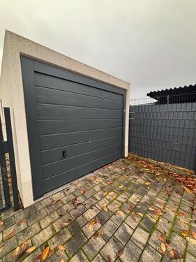 Foto - Einzelgaragenstellplatz - 450,00 EUR Miete,