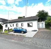 Rodenbach b. Puderbach - gepflegtes EFH mit Garten und Garage - Elz