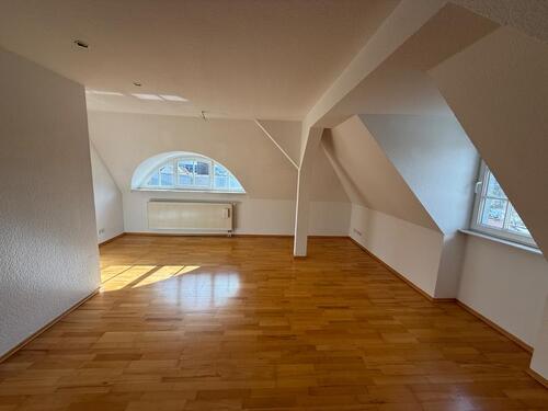 Foto - Schickes Dachgeschoss 1,5 ZKB in sanierter Stadtvilla