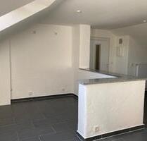 Single-Dachgeschosswohnung ab 01.06.2026 zu vermieten - Ulmen