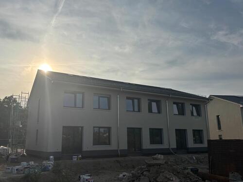 Foto - NEUBAU, Erstbezug Reihenhaus in Süd