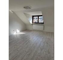 Frisch sanierte 3 Zimmer Dachgeschosswohnung - Nürnberg Schnepfenreuth