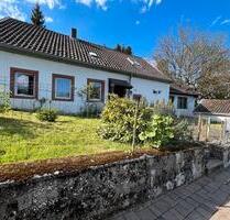 Haus mit großem Baugrundstück in der Eifel - Pronsfeld