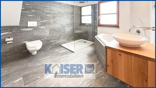 Foto - Moderne 3-Zimmer-Dachgeschoss-Wohnung mit hochwertiger Ausstattung in Oberalpfen