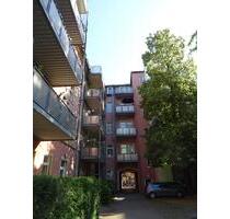 Mitten drin: geräumige 2-Zi.-Wohnung im Hochparterre mit großem Balkon - Dresden Neustadt