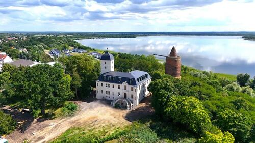 Foto - Wohnen im Schloss Pouch - pure Eleganz auf rund 126 m² mit Loggia direkt am großen Goitzsche-See