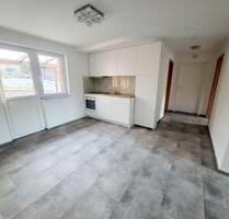 Neu renovierte EG-Wohnung mit Küche,Terrasse,Parkplatz - Wissen