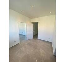 Moderne renovierte Wohnung - 1.000,00&nbsp;EUR Kaltmiete, ca.&nbsp; 120,00&nbsp;m&sup2; in Schmelz (PLZ: 66839)