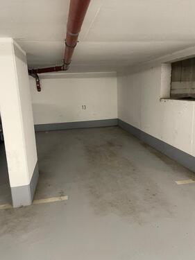 Foto - Parkplatz zu mieten - 80,00 EUR Miete,