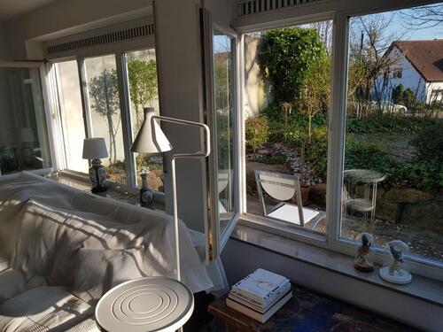 Foto - Maubach - Voll möbliert, Einbauküche, kleinem Garten, Stellplätze