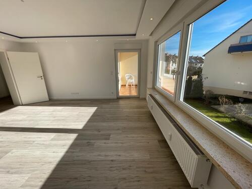 Foto - Traumhaft kernsaniert, helle 3-Zi. Wohnung + EBK, Loggia & Garage