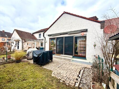 Foto - Reihenmittelhaus mit Garten & Garage – provisionsfrei