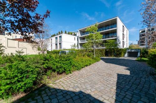 Foto - luxuriös ausgestattete 4-Zi.-Wohnung mit riesiger Westloggia und Blick ins Grüne