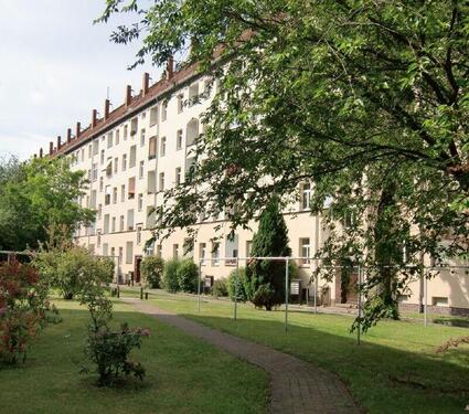 Foto - 2 Zimmer mit Balkon und EBK - WG geeignet