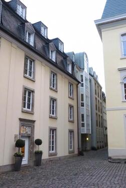 Foto - CARLSTADT, 2 Zi.-Whg. VOLL MÖBLIERT, BÜRO, MARMOR-BÄDER, GÄSTE-DUSCHBAD, LOGGIABALKON und AUFZUG !