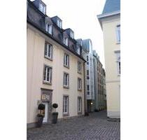 CARLSTADT, 2 Zi.-Whg. VOLL MÖBLIERT, BÜRO, MARMOR-BÄDER, GÄSTE-DUSCHBAD, LOGGIABALKON und AUFZUG ! - Düsseldorf