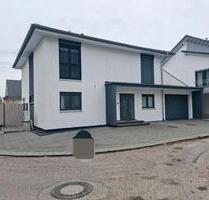 Einfamilienhaus Fertighaus - 670.000,00 EUR Kaufpreis, ca.  151,00 m² in Schwäbisch Gmünd (PLZ: 73525)