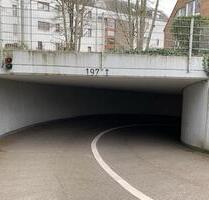 Tiefgarage in Braunsfeld, hell, saniert, automatisches Tor - Köln Lindenthal