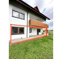 Helle zwei Zimmer Wohnung mit Terrasse und Gartenanteil - Neuenstein