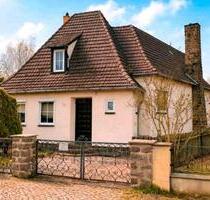 Einfamilienhaus mit großem Garten, Pool und Garage - Bad Schmiedeberg