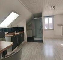Ruhige 1,5 Zimmer Single Wohnung im DG - Oberasbach