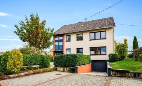 Foto - Geräumige Wohnung mit Garage und Gartenanteil
