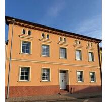 Sanierte Wohnung mit Blick in den grünen Innenhof - Barth