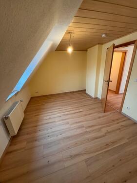 Foto - 5-Zimmer Wohnung im Zweifamilienhaus