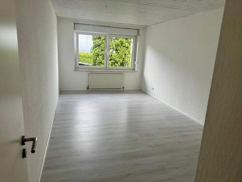 Foto - Helle, frisch renovierte 3 Zi., ab sofort mit Balkon