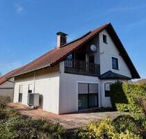Schönes EFH (144 qm Wohnfläche, Baujahr 1986) in Baunach von priv