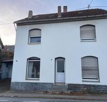 Zweifamilienhaus nahe Bostalsee–2 Wohnbereiche, Garage, 6 Zimmer - Nohfelden